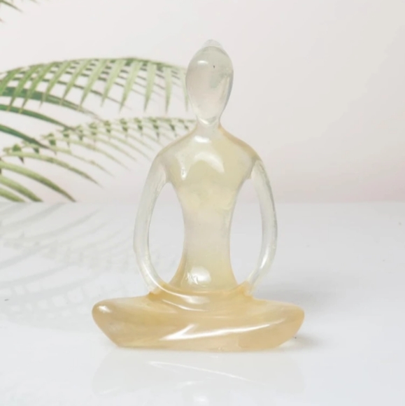 Clear Polyresin Rieki Figurine - Picture 3 of 3